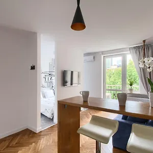 Station - Wilcza Apartment
